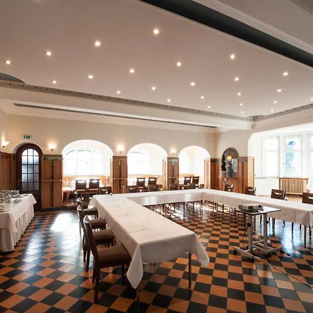 Landschloss 科尔塔尔·穆勤根