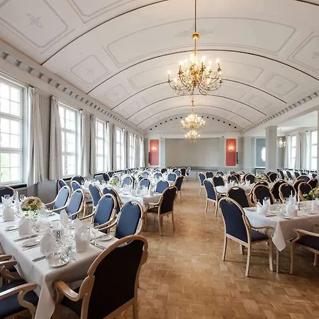 Landschloss 3* 科尔塔尔·穆勤根